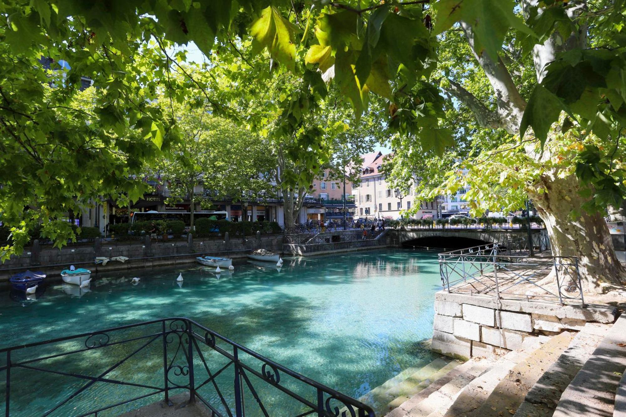Royalement Bien ! Hyper-Centre - Wifi - Netflix - Disney Plus Annecy Bagian luar foto